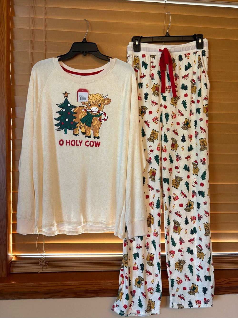 O Holy Cow NWT Cream Holiday Pajama Set/Festive Print/ pockets. Oversized XLarge - Picture 8 of 8